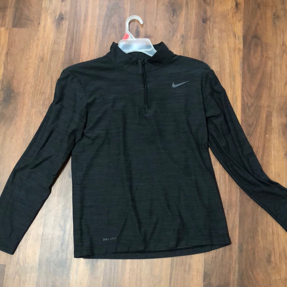 Like new ! Nike Men's Dri-FIT SuperSet 1/4-Zip Long Sleeve Training Top